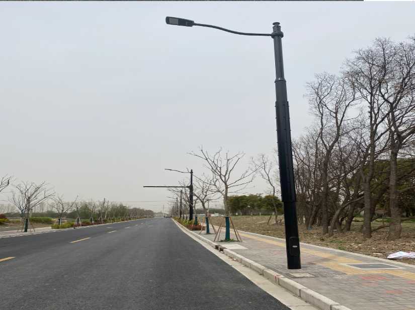 塔城上海综合杆 太阳能路灯工程